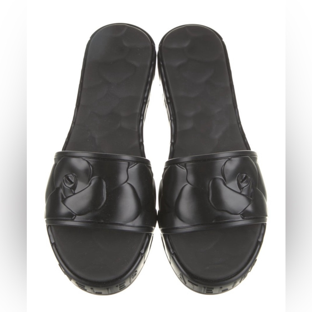 Valentino Rubber Slides. Black. Heels:1.5”